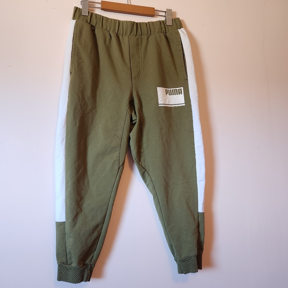 Puma Men's ESS+ Colorblock Joggers Dark Olive Green Sweatpants Medium